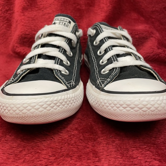 ⭐️CONVERSE⭐️ ALL STAR CHUCK TAYLOR SNEAKERS - Picture 2 of 8